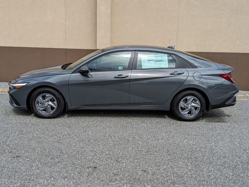 New 2026 Hyundai Elantra SE FWD image 10