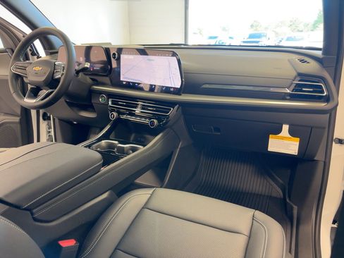 New 2026 Chevrolet Traverse LT w/ Sun and Wheel Package image 28