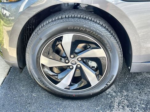 Used 2025 Jaguar F-PACE R-Dynamic S image 10