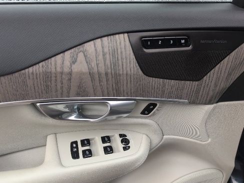 Used 2023 Volvo XC90 B6 Plus w/ Protection Package Premier image 21