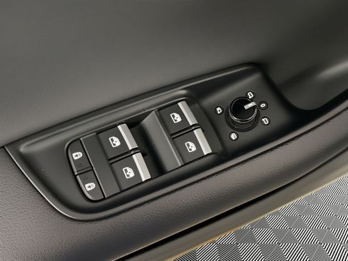 Used 2019 Audi Q8 Premium w/ Convenience Package AWD/4WD image 15