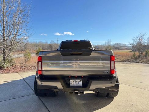 Used 2022 Ford F450 Platinum image 6