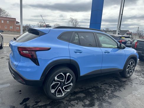 Used 2024 Chevrolet Trax RS image 8