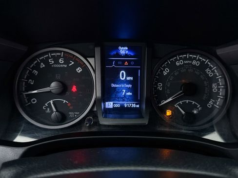 Used 2020 Toyota Tacoma TRD Sport w/ Technology Package AWD/4WD image 31
