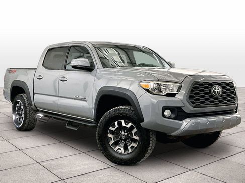Used 2020 Toyota Tacoma TRD Off-Road image 3