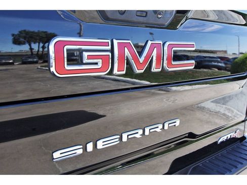 Used 2024 GMC Sierra 2500 AT4 w/ AT4 Preferred Package AWD/4WD image 26