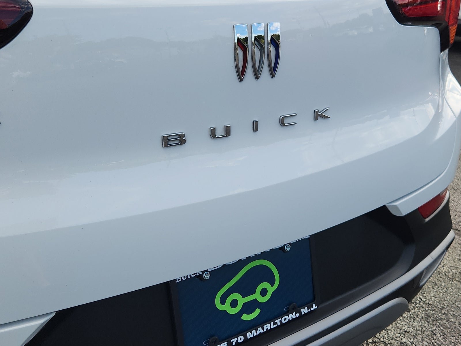 Certified 2024 Buick Encore GX Preferred FWD image 31