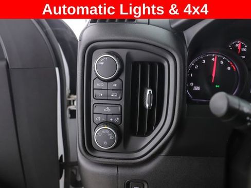 Used 2019 Chevrolet Silverado 1500 Custom w/ Custom Value Package AWD/4WD image 18