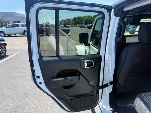New 2026 Jeep Gladiator Sport AWD/4WD image 31