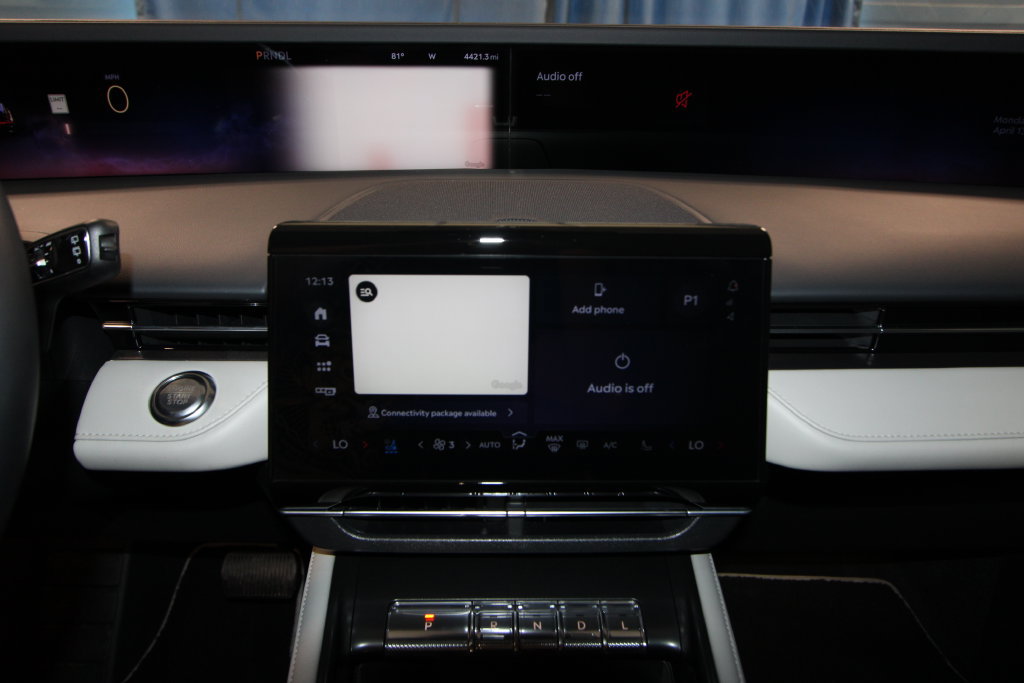 Used 2024 Lincoln Nautilus Premier AWD/4WD image 18