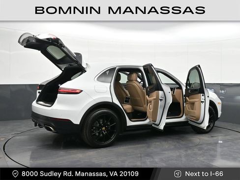 Used 2021 Porsche Cayenne AWD/4WD image 37
