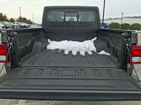 Used 2024 Jeep Gladiator Sport image 28