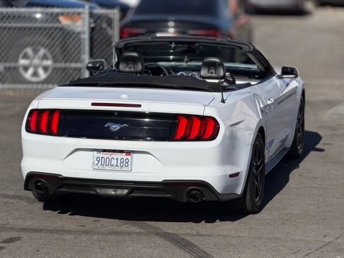 Used 2018 Ford Mustang Premium RWD image 15
