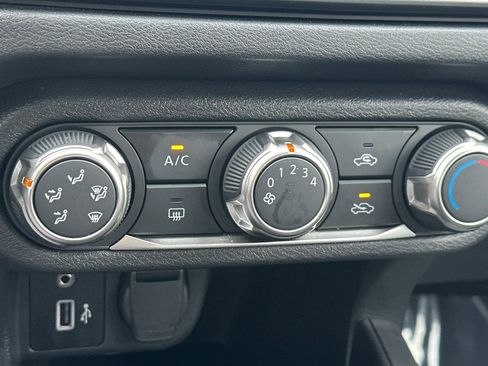 Certified 2025 Nissan Versa S w/ Trunk Package image 22