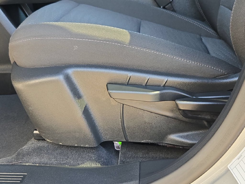 Used 2026 Chevrolet Equinox LT FWD image 14