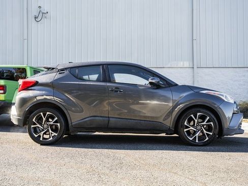 Used 2018 Toyota C-HR XLE image 7