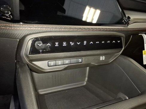 New 2026 Jeep Cherokee Overland w/ Trailer Tow Group image 25