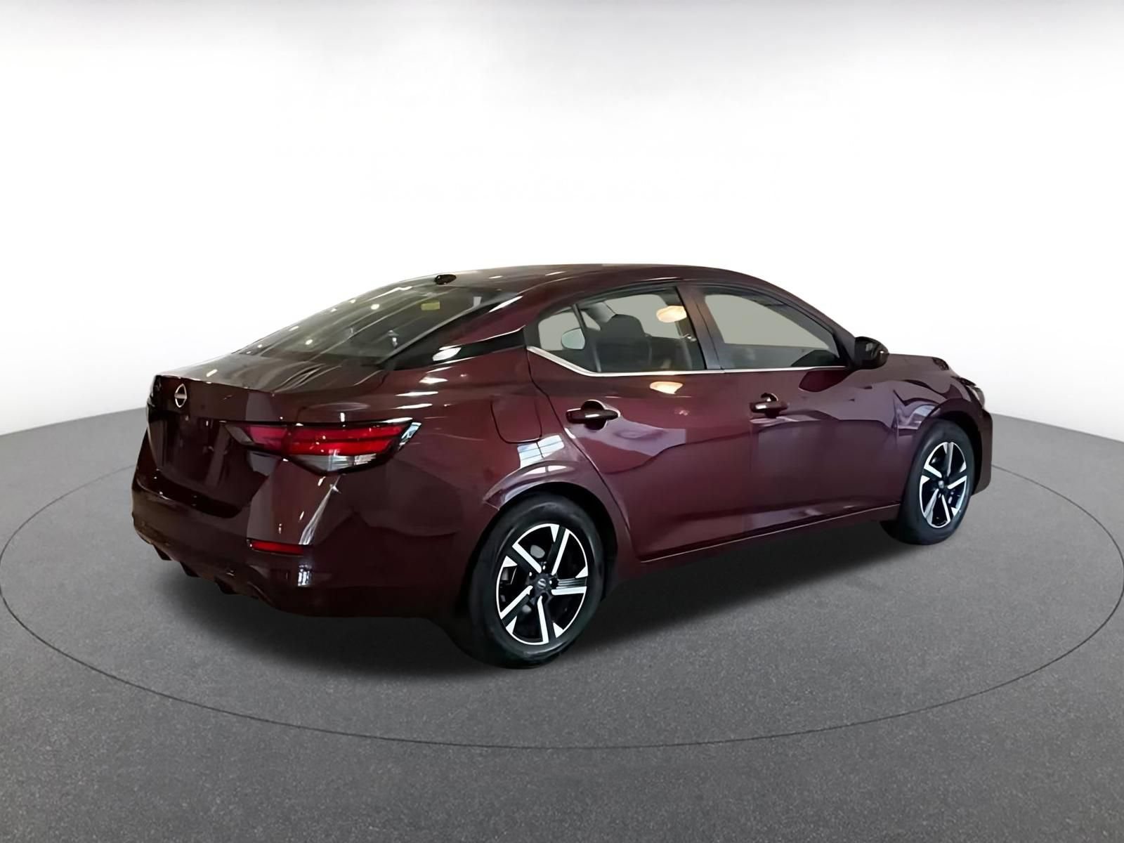 Used 2025 Nissan Sentra SV FWD image 8