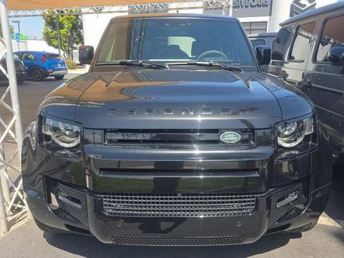 Used 2024 Land Rover Defender 110 V8 AWD/4WD image 2