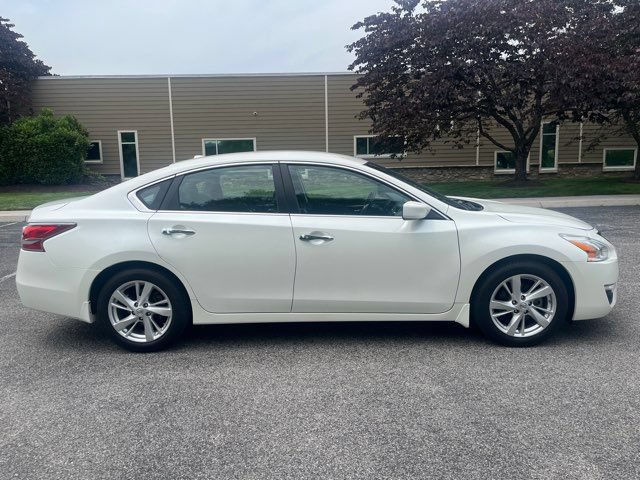 Used 2015 Nissan Altima 2.5 SV FWD image 2