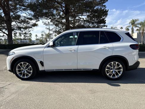 Used 2024 BMW X5 xDrive50e image 5
