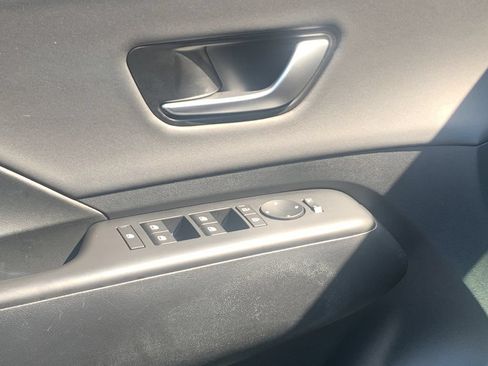 Certified 2024 Hyundai Kona Limited FWD image 17