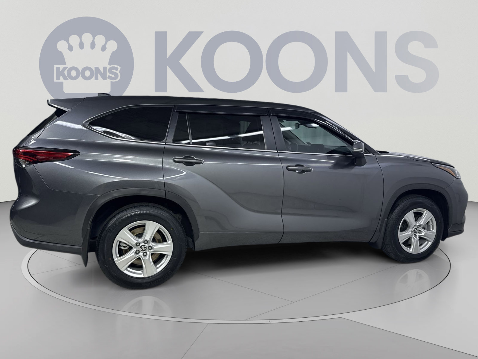 Used 2023 Toyota Highlander LE AWD/4WD image 21