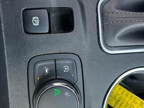 Used 2022 Chevrolet Traverse Premier w/ LPO, Floor Liner Package FWD image 22