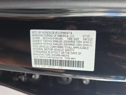 Used 2025 Honda Pilot Elite image 40