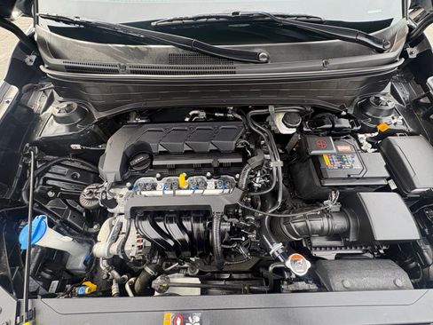 Used 2025 Hyundai Venue SEL image 32