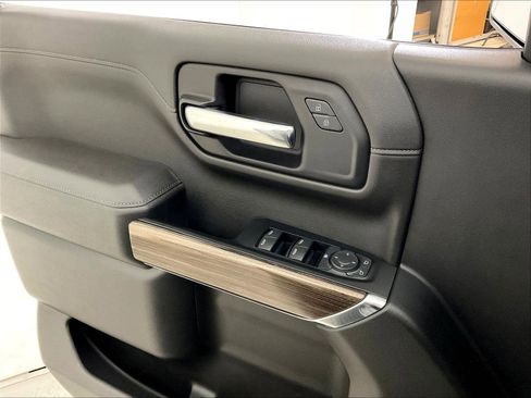 Used 2022 Chevrolet Silverado 1500 LT AWD/4WD image 38