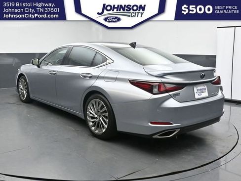 Used 2022 Lexus ES 350 Ultra Luxury w/ Accessory Package FWD image 9