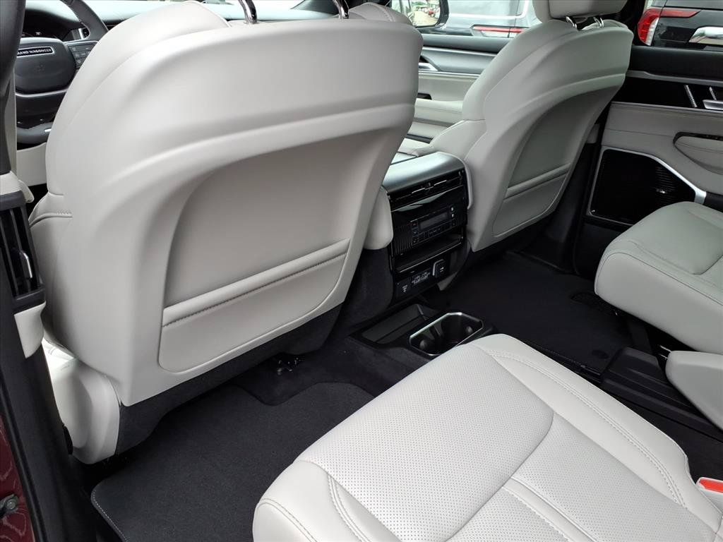 New 2026 Jeep Grand Wagoneer L Limited AWD/4WD image 16