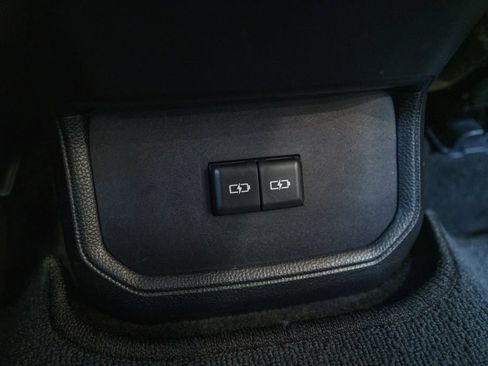 Used 2023 Toyota Highlander XLE AWD/4WD image 37