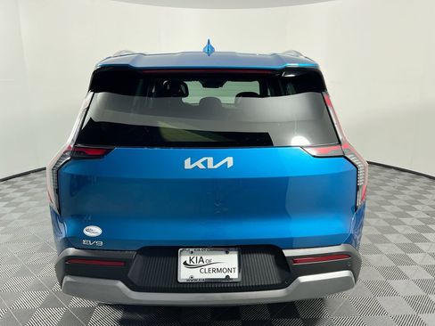 New 2026 Kia EV9 Wind image 4
