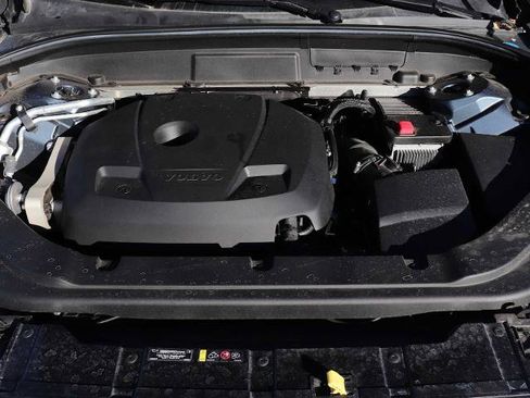 Used 2021 Volvo XC60 T5 Momentum w/ Advanced Package image 13