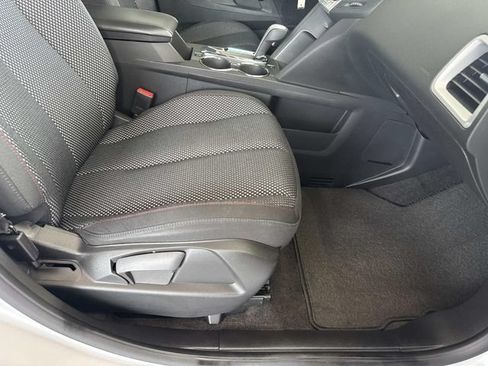 Used 2010 Chevrolet Equinox LT w/ Vehicle Interface Package FWD image 17