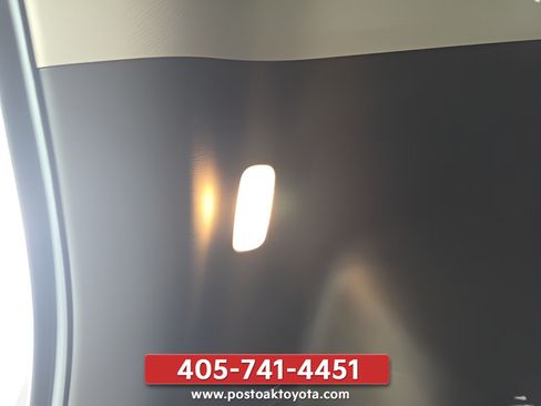 Used 2025 Kia Soul LX w/ LX Technology Package FWD image 31