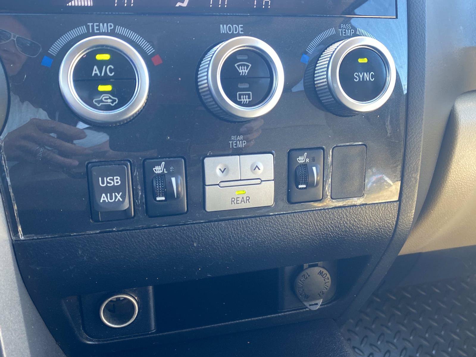 Used 2016 Toyota Sequoia Limited AWD/4WD image 25