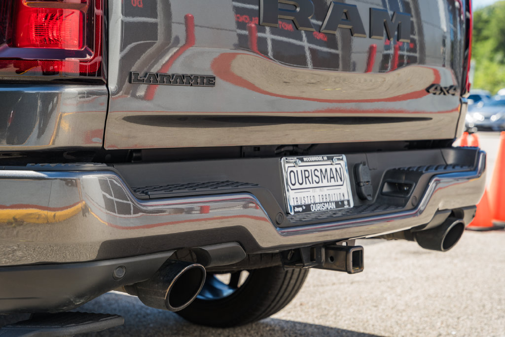 Used 2025 RAM 1500 Laramie w/ Night Edition AWD/4WD image 10