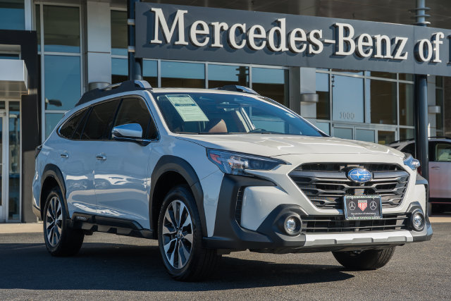 Used 2025 Subaru Outback Touring XT AWD/4WD image 1