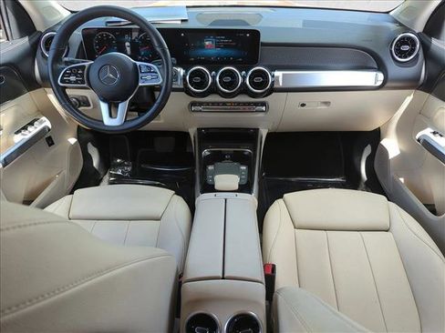 Used 2021 Mercedes-Benz GLB 250 4MATIC image 17