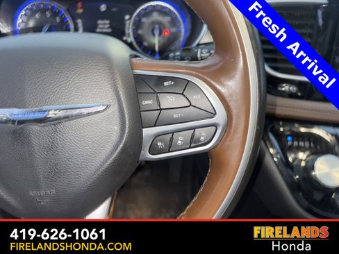 Used 2020 Chrysler Pacifica Limited w/ Tire & Wheel Group image 19