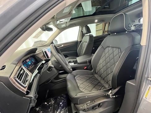 New 2026 Volkswagen Atlas SEL Premium R-Line image 10