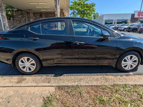 Used 2020 Nissan Versa S FWD image 8