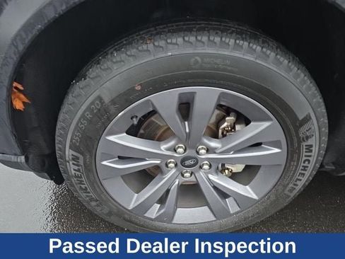 Used 2022 Ford Explorer XLT w/ Equipment Group 202A image 18