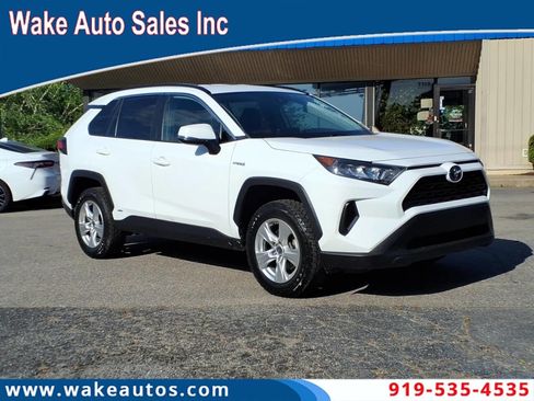 Used 2021 Toyota RAV4 LE AWD/4WD image 1