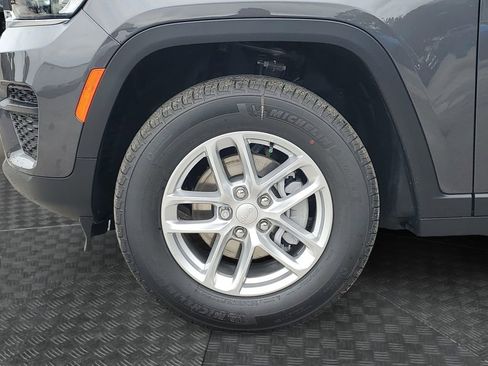New 2025 Jeep Grand Cherokee Laredo X w/ Luxury Tech Group I image 5