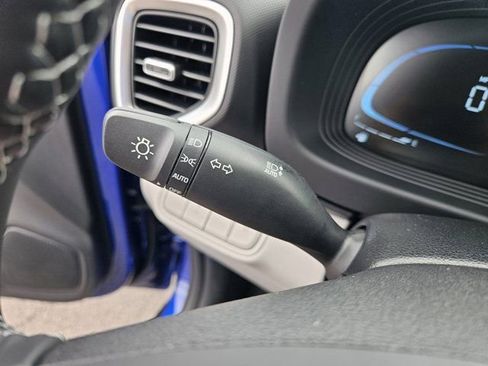 New 2025 Hyundai Venue SEL image 18