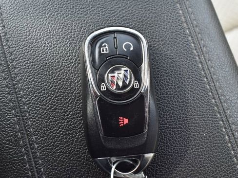 Used 2020 Buick Encore GX Essence w/ Experience Buick Package image 31